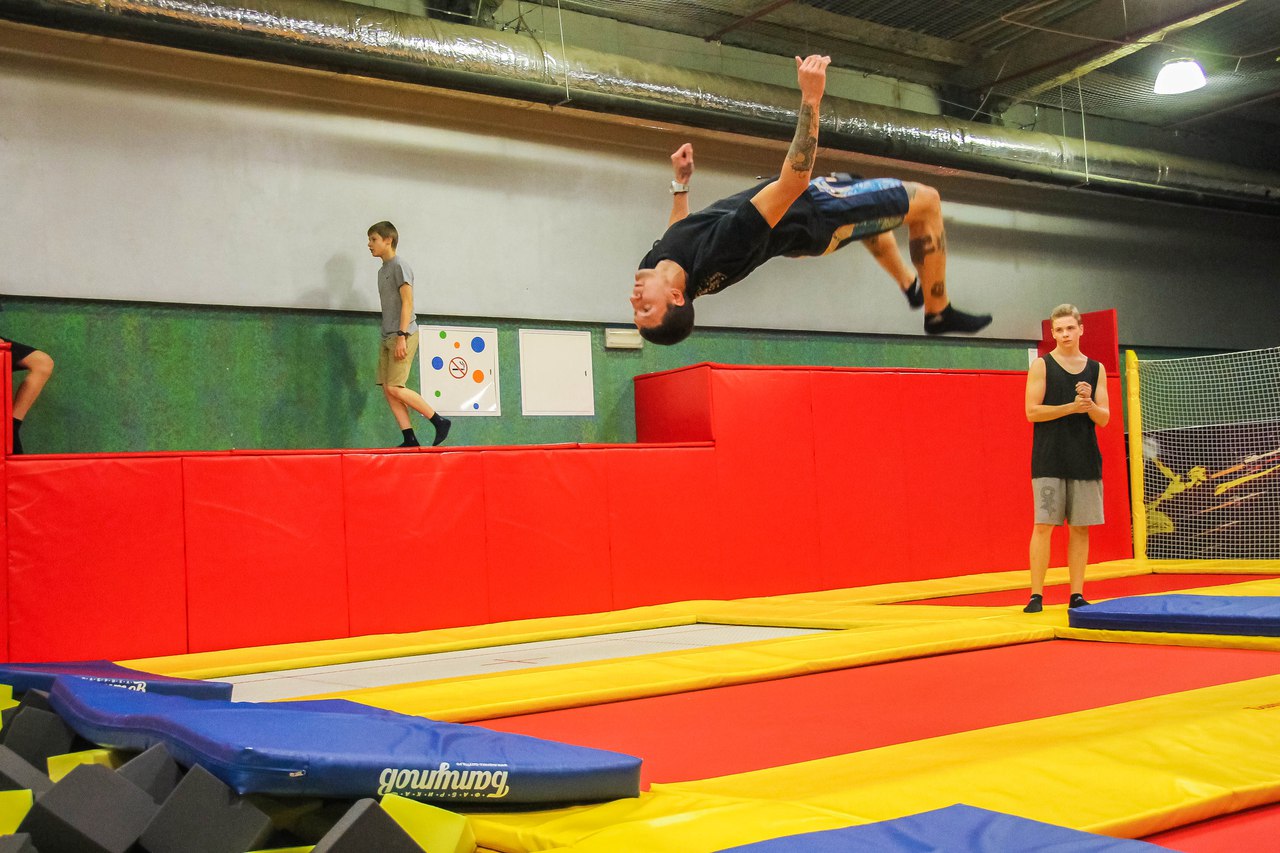 Батутный центр «Космос»