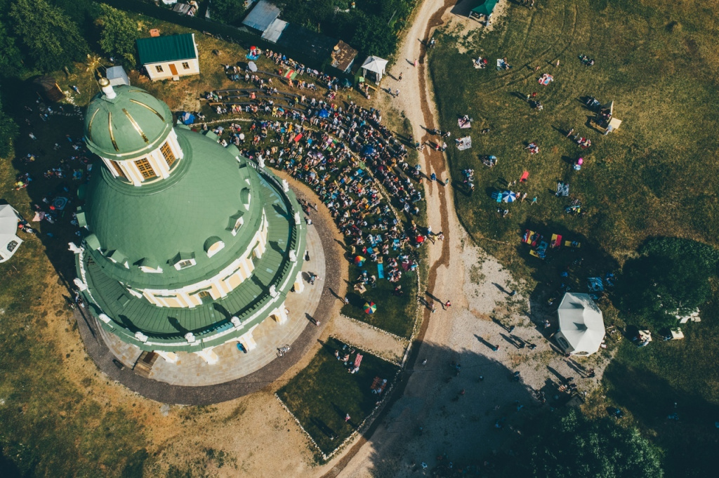 Музыкальный фестиваль в Подмоклово вошёл в топ-10 летних open-air фестивалей!