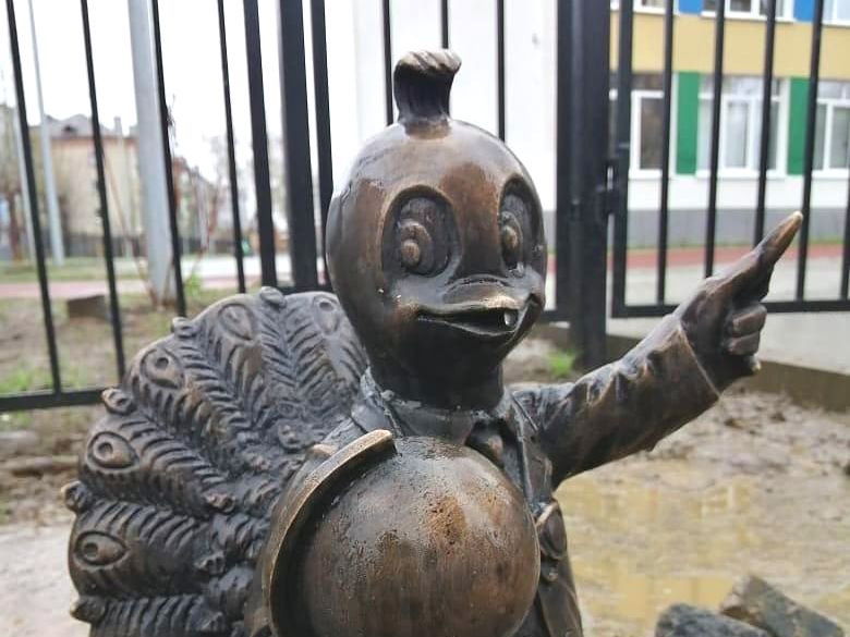 Павлиненок-учитель поселился в Серпухове